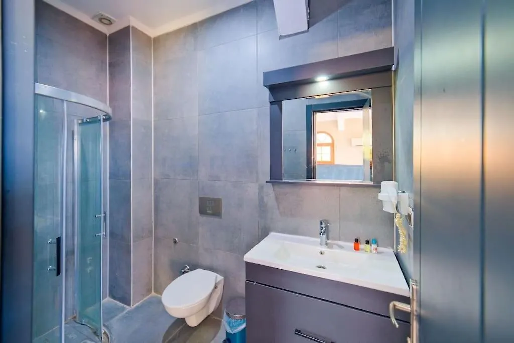 Apartamento Jakuzili Ve Yuzme Havuzlu Fethiye